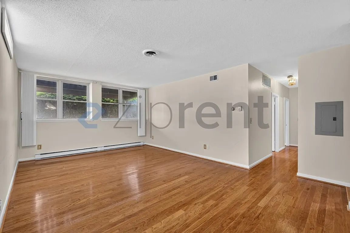 2 bed, 1.5 bath, 1096 sqft, $1,500 — Photo 4