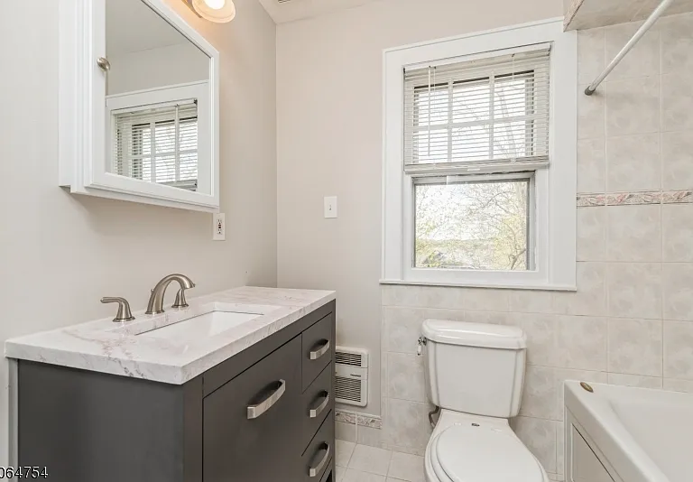 1244 Birch St #B — Photo 17
