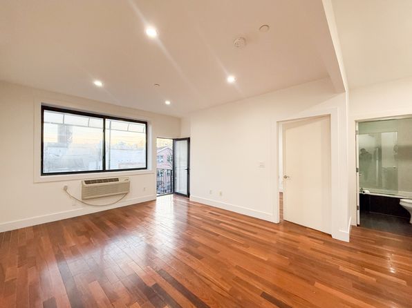 891 Herkimer St APT 3R