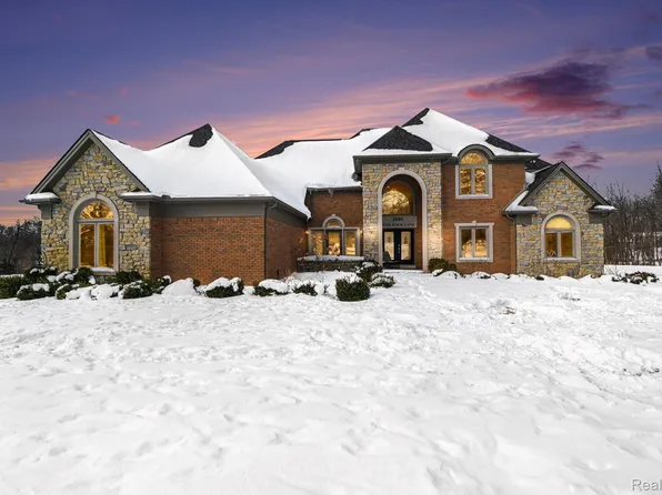 3880 Olde Farm Ln, Ortonville, MI 48462