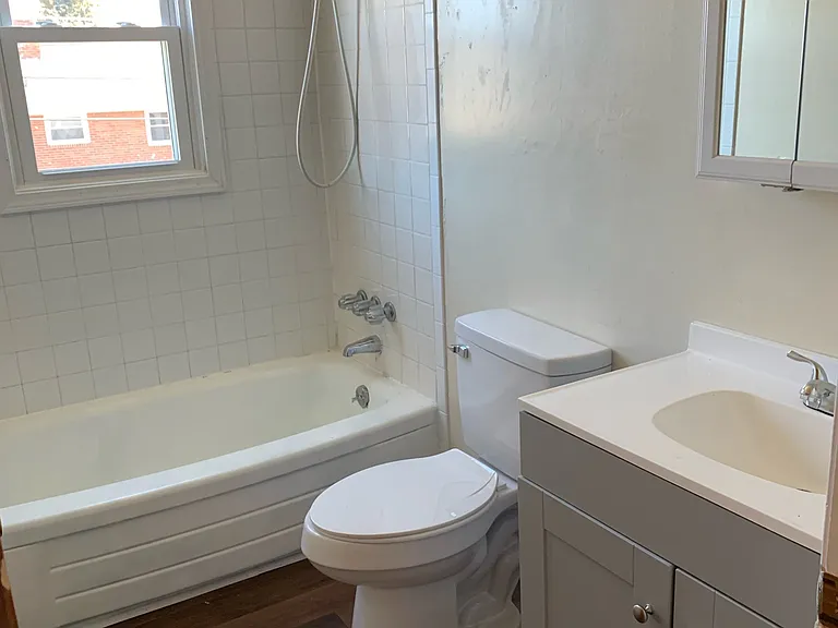 812 Whitney Ave NW — Photo 7
