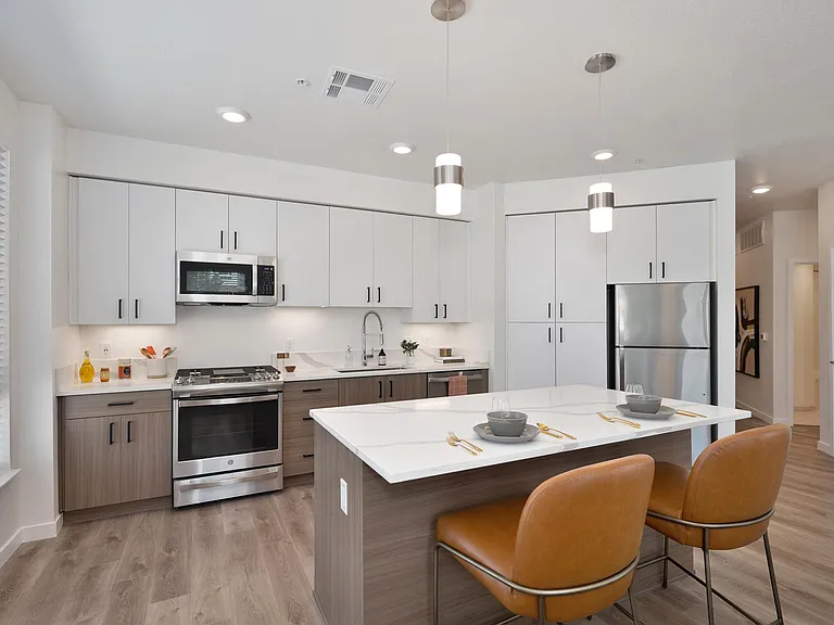 Halcyon Apartments — Photo 71