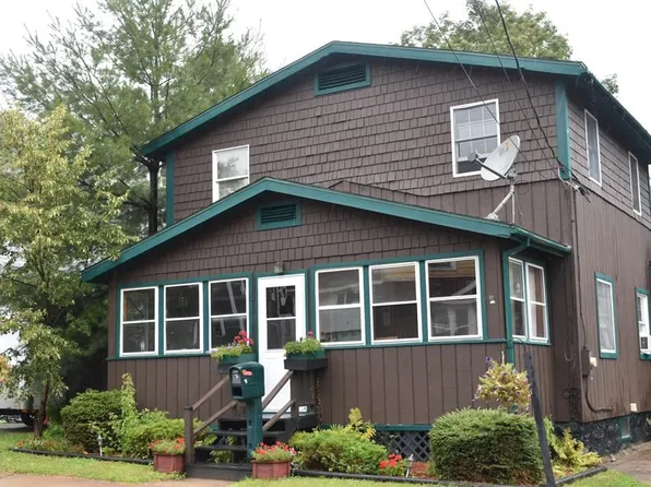 15 McClelland St, Saranac Lake, NY 12983