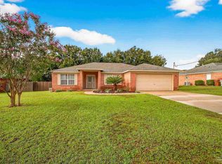 5053 Copperfield Dr, Pace, FL 32571