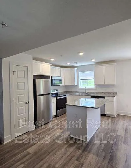 8780 Hillside Way — Photo 3