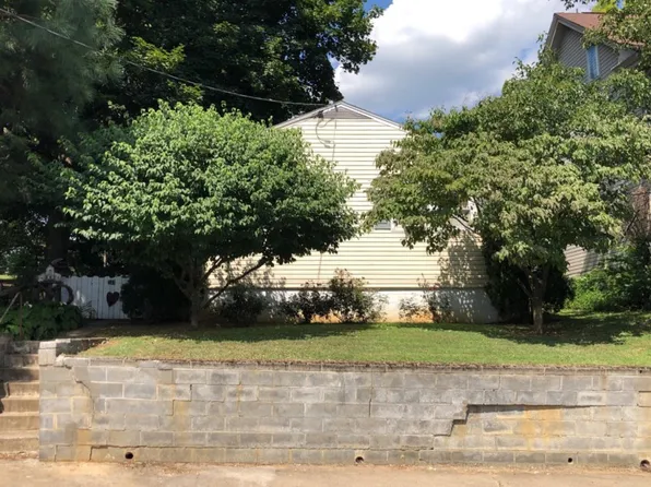 333 W 2nd St, Waynesboro, PA 17268
