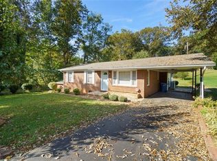 1725 30th St NE, Hickory, NC 28601