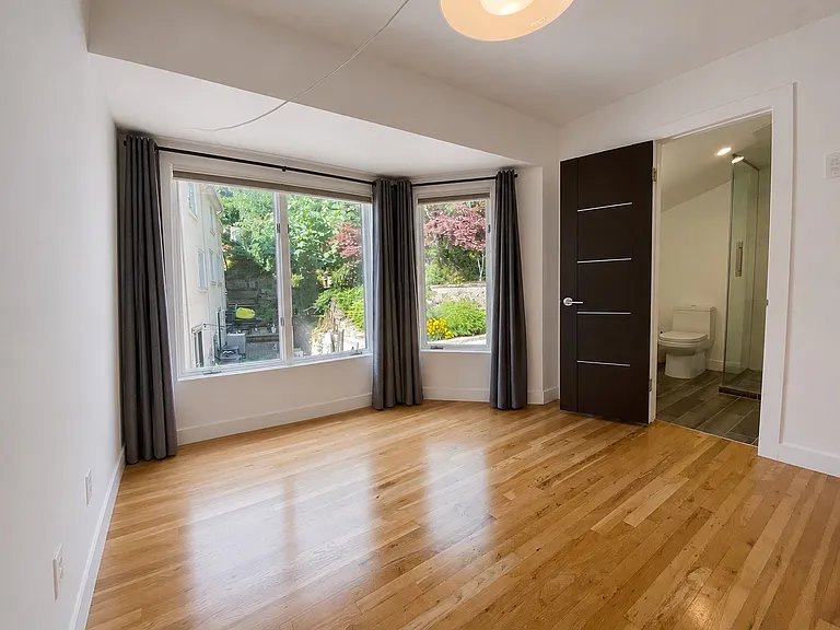 22 Veterans Way — Photo 42