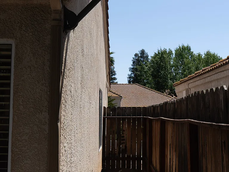 1044 E Manhattan Ave — Photo 29