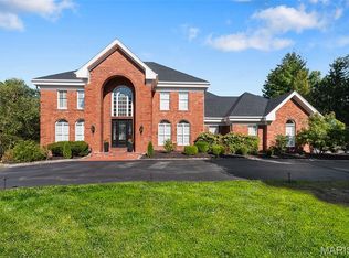 2242 Whitney Pointe Dr, Chesterfield, MO 63005