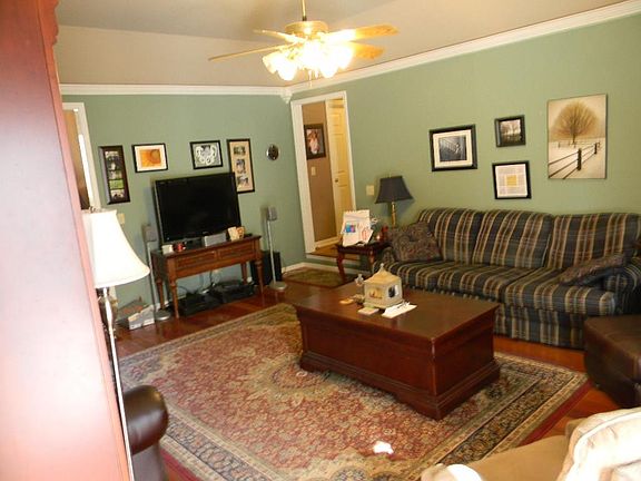 5th image of 703 Majesty Dr