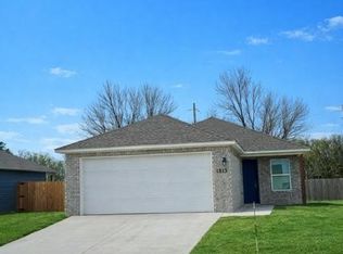 1813 E Annette Dr, Siloam Springs, AR 72761