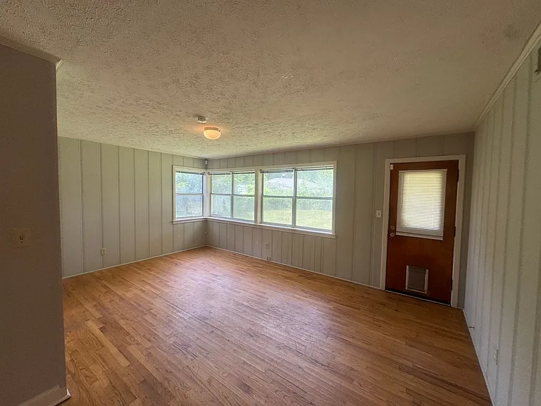 3607 S Georgetown Dr — Photo 6