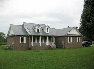 70 Buncombe Rd, Belvidere, TN 37306