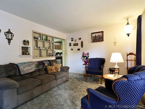 2nd image of 1223 Carol Dr