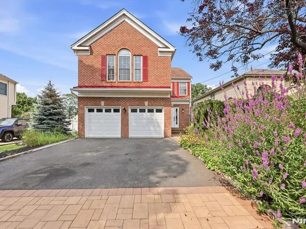 2-26 Grunauer Pl, Fair Lawn, NJ 07410