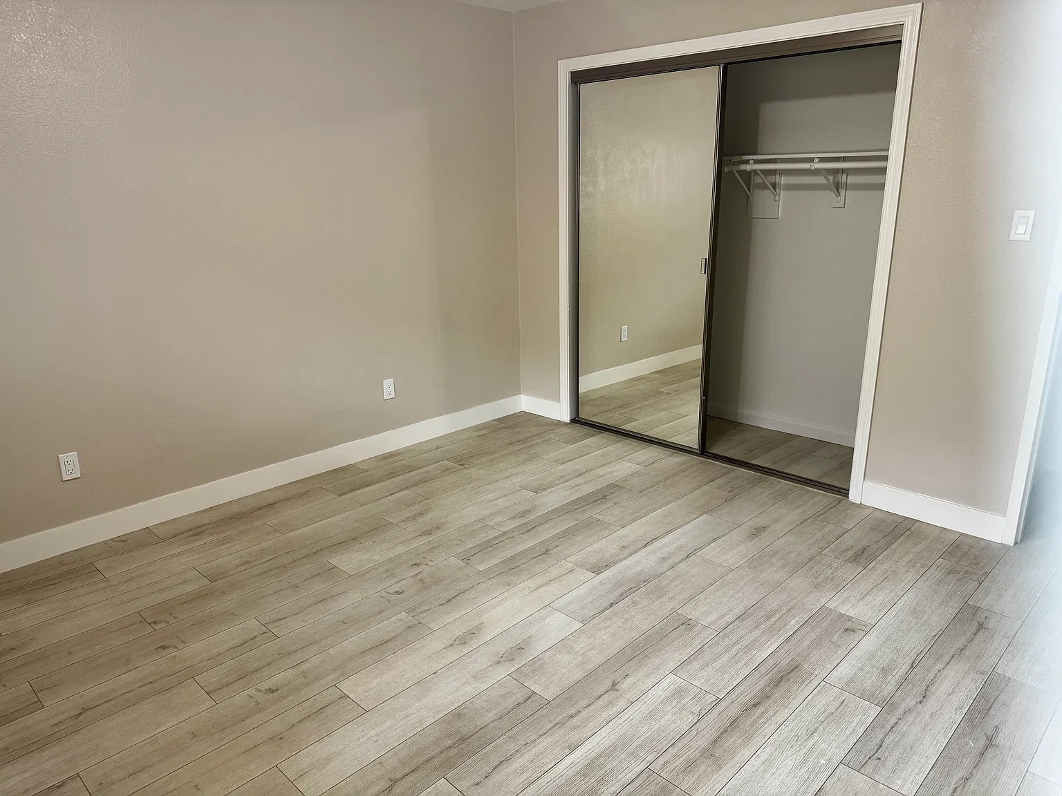 1 bed, 300 sqft, $1,600 — Photo 4