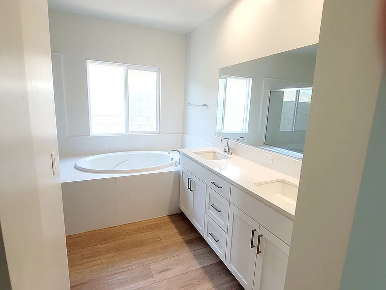 12410 Madelyn Dr — Photo 7