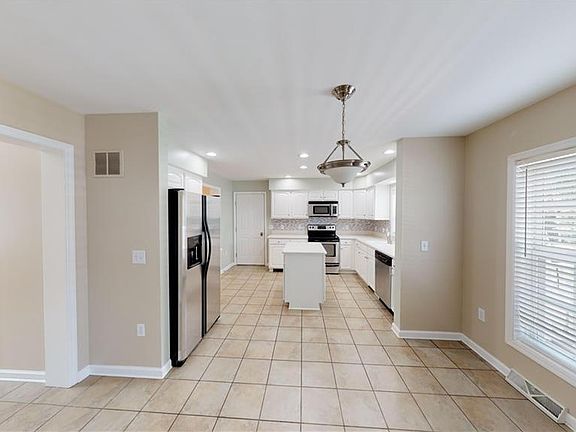 4th image of 2 Westbury Ct