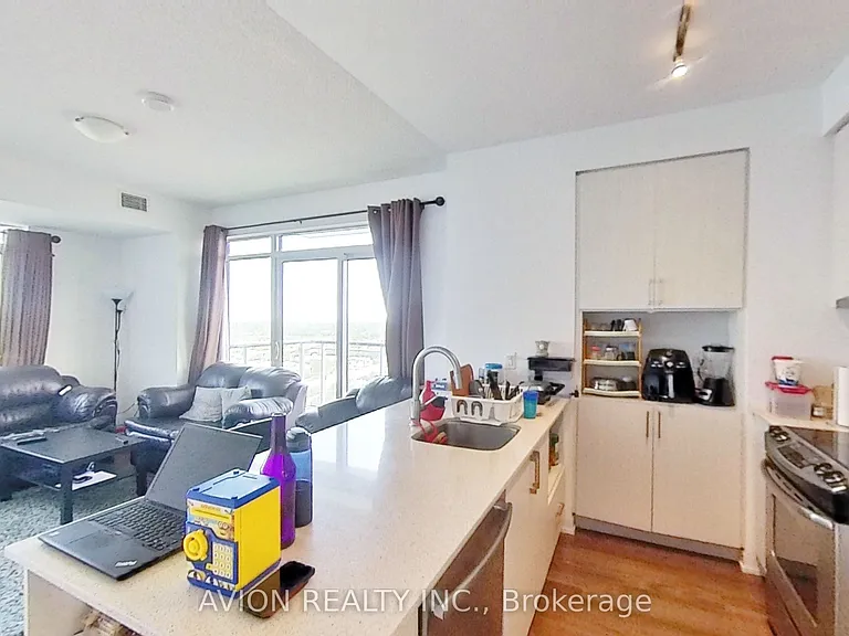 2560 Eglinton Ave W #1504 — Photo 3