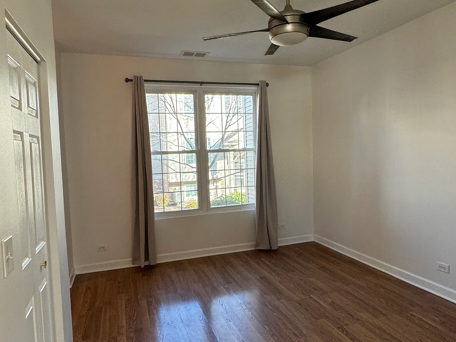 757 Cherry Creek Dr — Photo 4