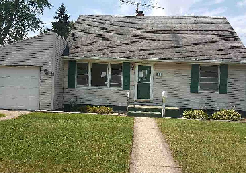 1st image of 831 Fairway St