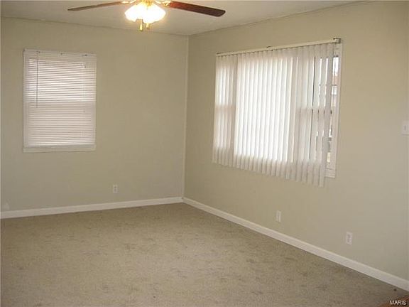 Lots of sunshine with the big windows in the living room