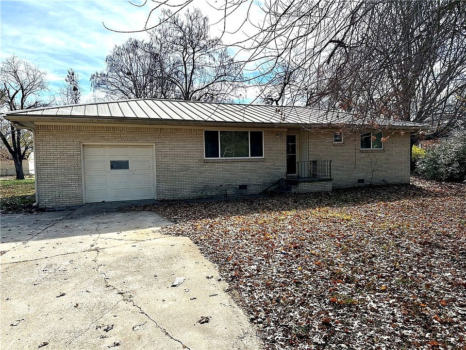 1st image of 1715 Horseshoe Dr