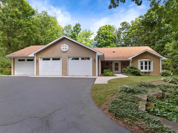 1844 Georgia St, Sturgeon Bay, WI 54235