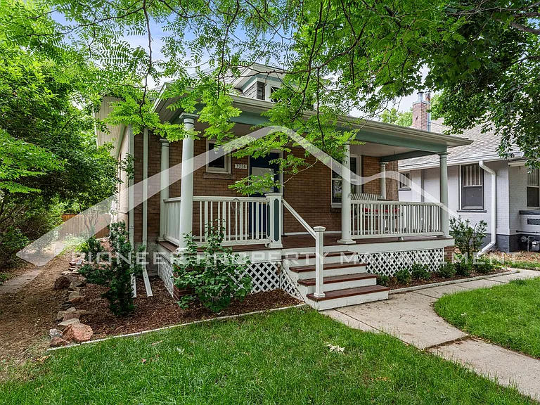 3256 Meade St — Photo 3