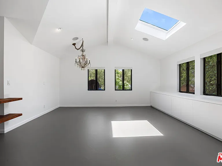 3655 May St — Photo 6