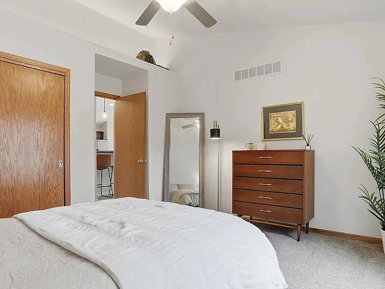 295 Hickory Ct — Photo 8