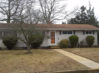 32 Parkway Blvd, South Toms River, NJ 08757