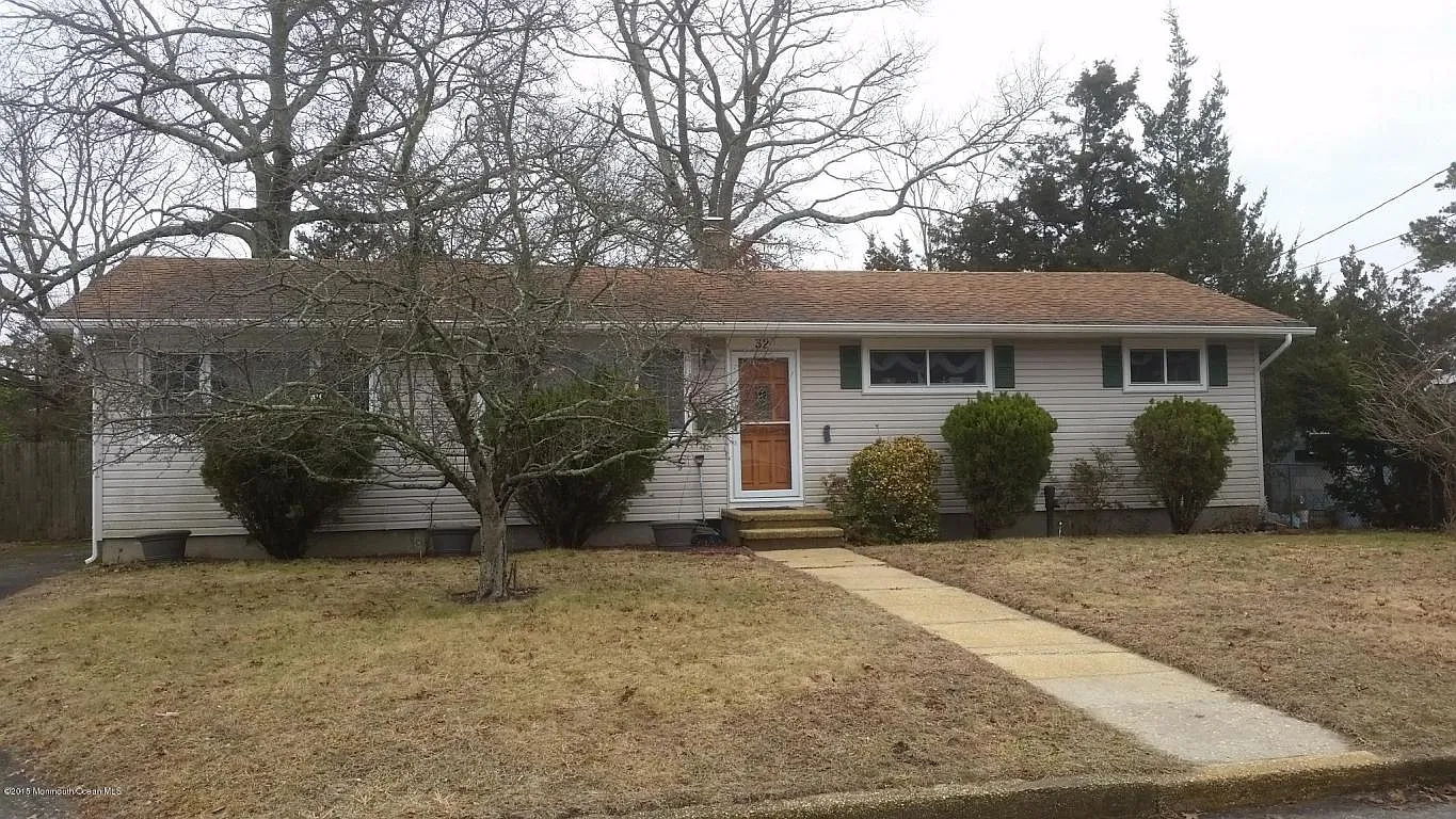 32 Parkway Blvd photo 1