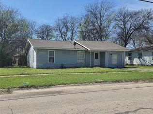 1205 N Anglin St, Cleburne, TX 76031