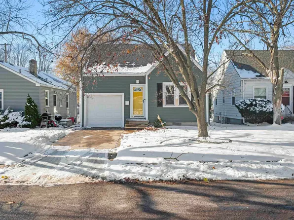 3207 N Parish Ave, Peoria, IL 61604