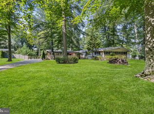 25 Oriole Way, Moorestown, NJ