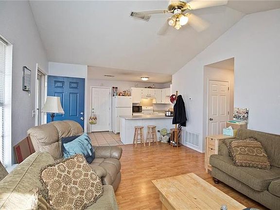 4th image of 2107 N Inglewood St