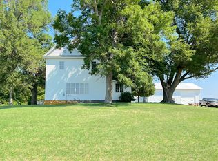 67460 200th St, Alden, MN 56009