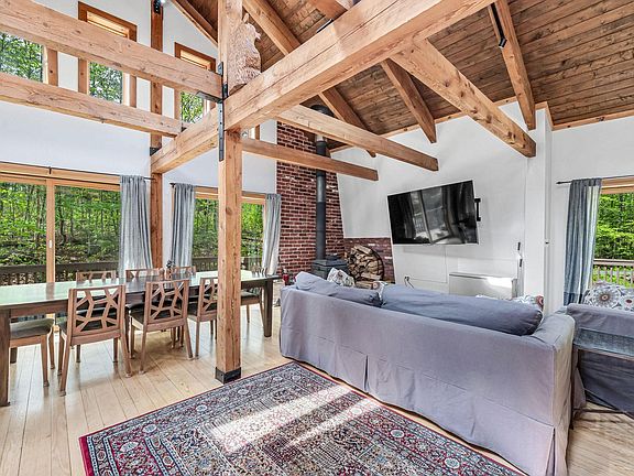 5th image of 829 Pennel Hill Road