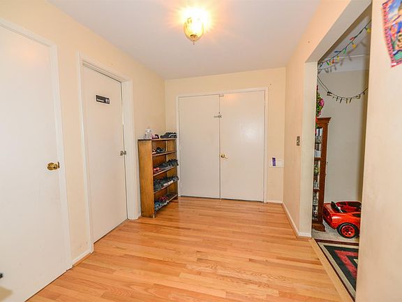 4th image of 2566 Fairhill Dr