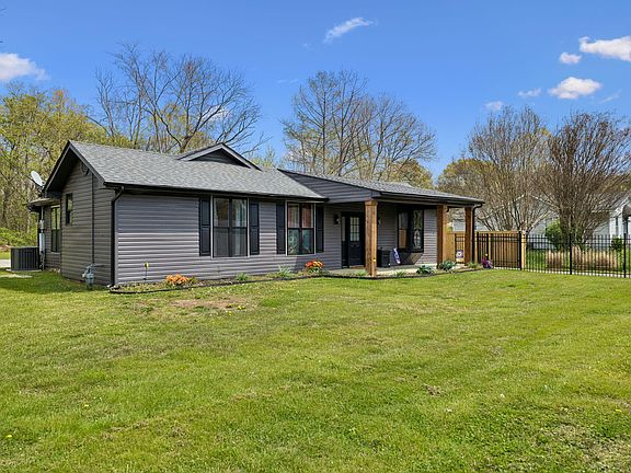 3rd image of 4407 Bennett Rd
