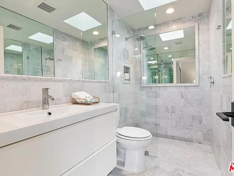1075 Wallace Rdg — Photo 28