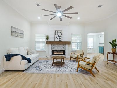 302 Robins Way, Granbury, TX, 76048