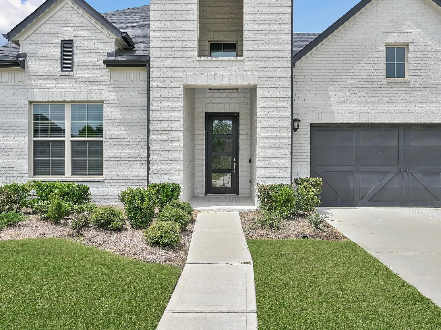 4 bed, 3.5 bath, 3208 sqft, $3,500 — Photo 4
