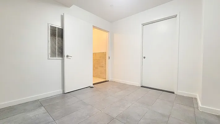 Rented by FLATS & PADS LLC | media 8