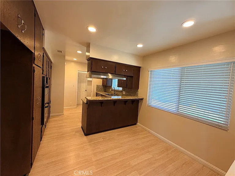 2513 Birch St — Photo 29