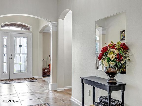 4th image of 3679 OGLEBAY Drive