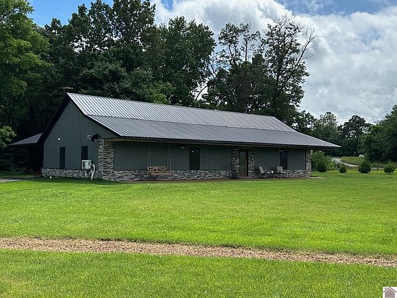 3rd image of 839 Old Dukedom Rd