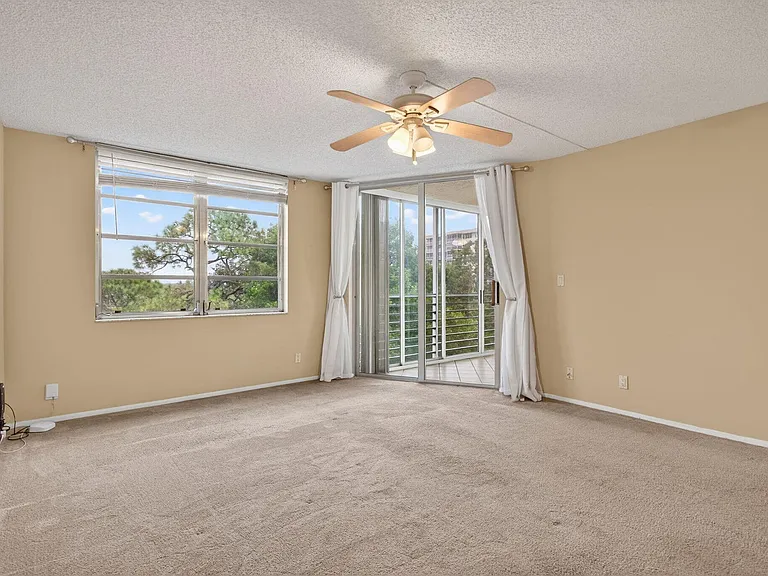 3503 Oaks Way #405 — Photo 14